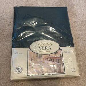 NWT Damask Woodland Green tablecloth